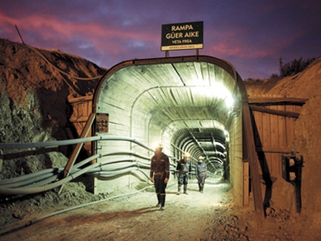 Minera Santa Cruz es la empresa que menos compra en la Provincia