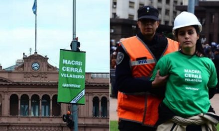 Detuvieron frente a Casa Rosada a 35 activistas de Greenpeace que pedían el cierre de Veladero