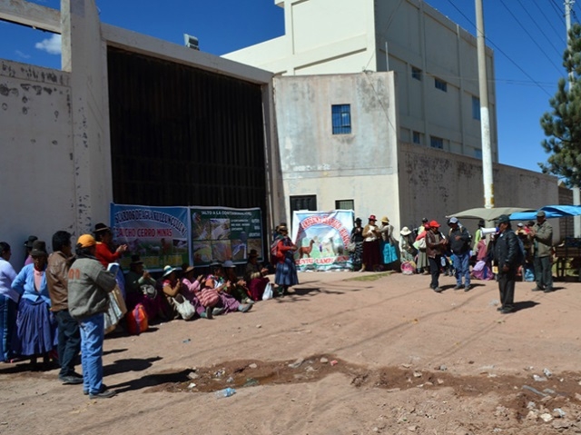 Pobladores de Ocuviri realizan plantón contra minera Aruntani por contaminación
