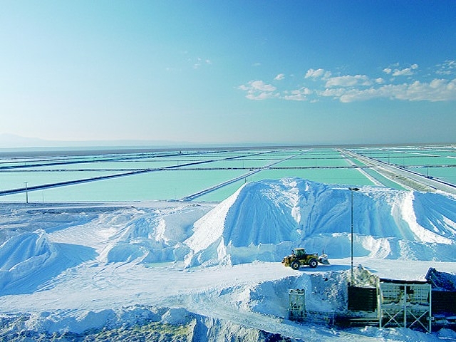 Minera se está llevando el Salar de Atacama a precio de salmuera