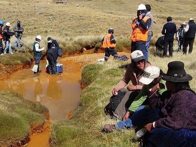 Piden cierre definitivo de la minera Aruntani por contaminar la cuenca