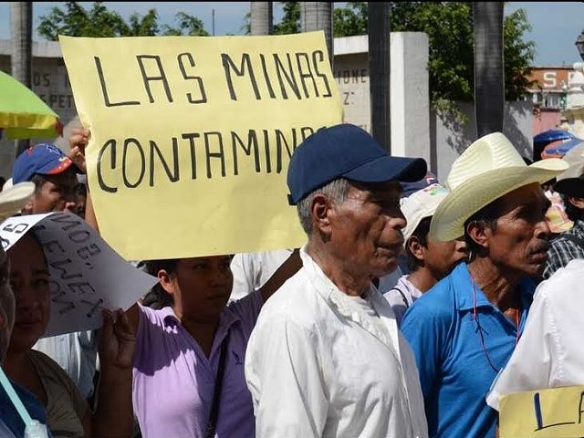 Pobladores de Mulatos dicen que el cianuro de minera llegó a sus patios