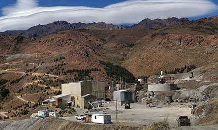 La mina de oro y plata de Andacollo otra vez entregada por migajas
