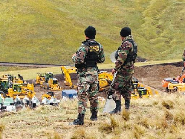 La policía peruana se hace mercenaria cobrando por brindar seguridad a mineras