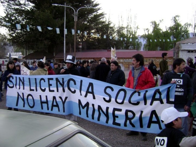 Gracias al desastre en mina Veladero peligra el amañado “diálogo minero” en Mendoza