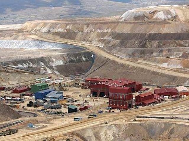 Campesinos reclaman en Lima a minera Buenaventura por daños en recursos naturales