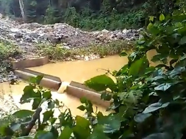 Denuncian que minera Barrick Gold contamina ríos y enferma en Dominicana