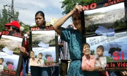 Protestan en sucursal del Banco Mundial para que no condene a El Salvador en demanda minera