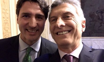 «Yo te ayudo»: Trudeau ofreció mejorar la minería y respaldó que empresas hagan un «control propio»