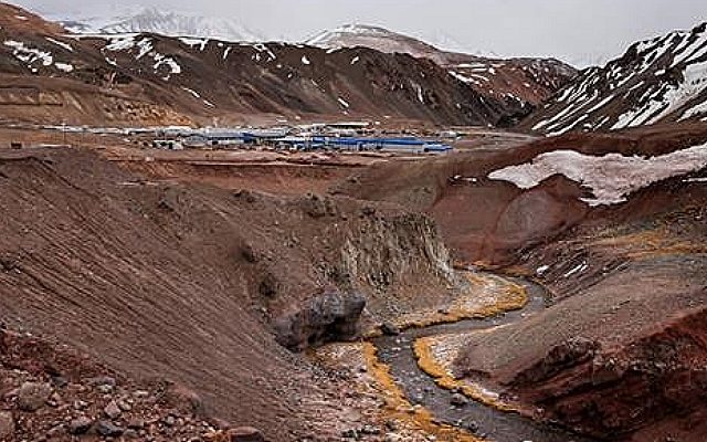 Denuncian al Estado argentino por violación a los derechos humanos y ambientales en la mina Veladero
