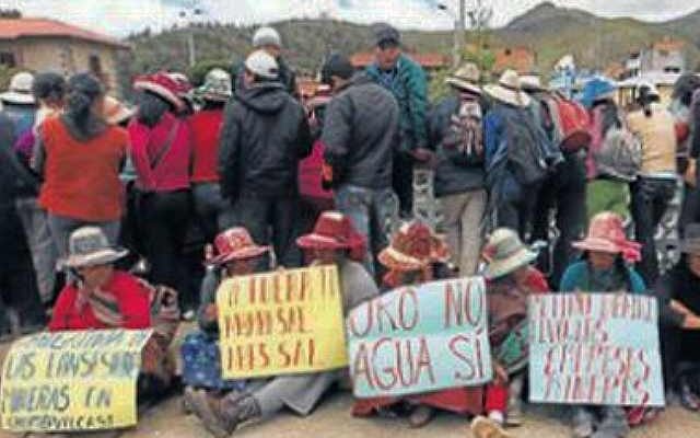 Comuneros mantienen tomadas instalaciones de minera Anabi