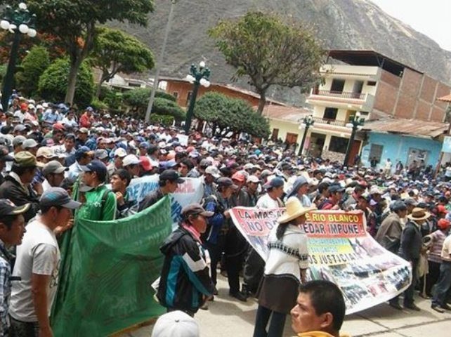 Más de cinco mil comuneros protestaron en rechazo a la minera Río Blanco
