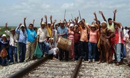 Comunidades Wayuu de la Guajira cierran pasos de vía férrea de empresa Cerrejón