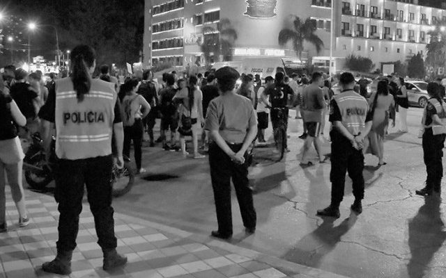 Protesta «Con Barrick no hay fiesta» bajo opertavio policial