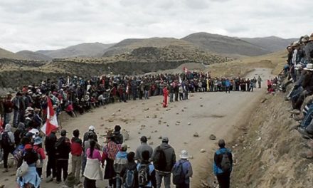 Pobladores de Coporaque acatan paro de 72 horas contra minera Hudbay