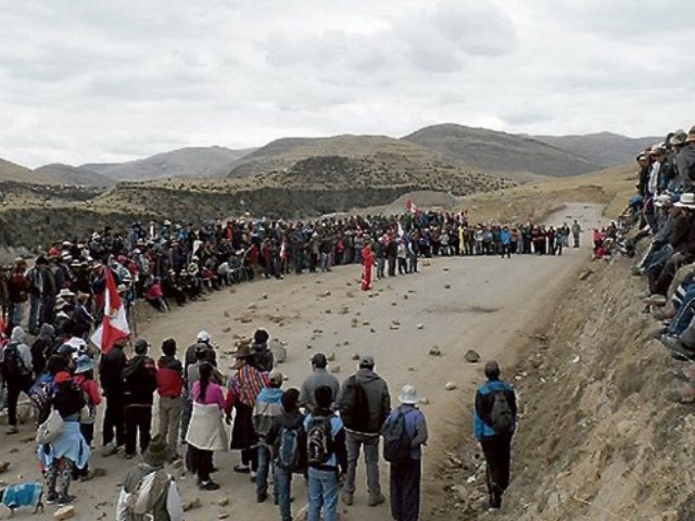 Pobladores de Coporaque acatan paro de 72 horas contra minera Hudbay
