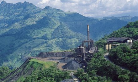 Pobladores exigen a minera Autlán que repare daños al ambiente