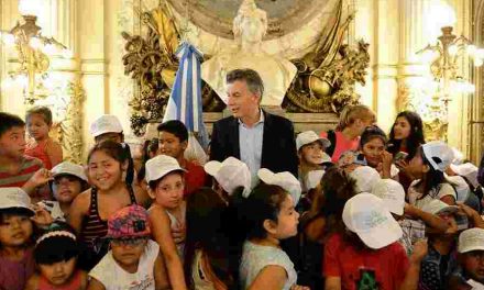 Mineras acuerdan con el gobierno argentino que las escuelas dejen de enseñar que contaminan