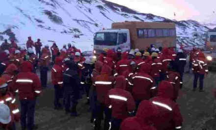 Una huelga obrera paralizó mina Veladero de la cuestionada Barrick Gold 