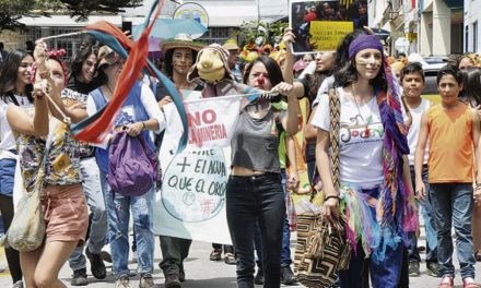 Marcha carnaval contra la minería en Santa Rosa de Cabal