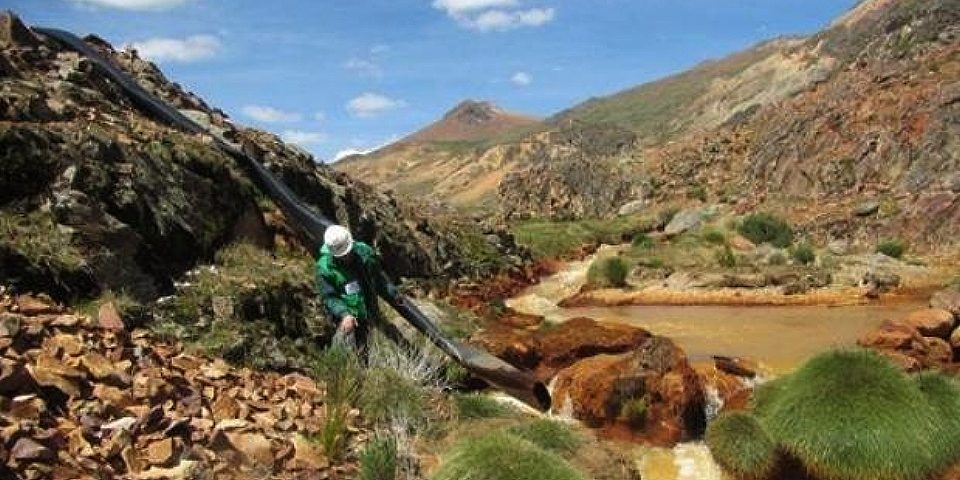 Dictan nueva medida preventiva a minera por contaminación ambiental en Puno