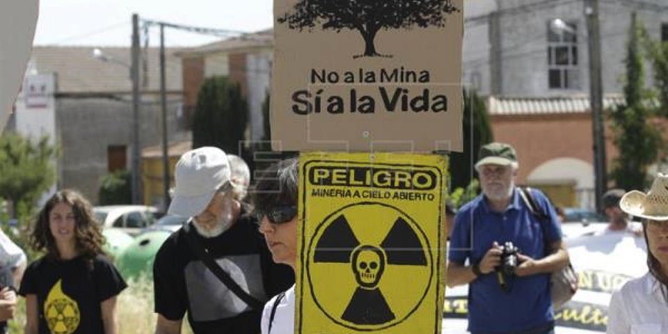 Unas 500 personas se manifiestan contra la mina de uranio en Salamanca