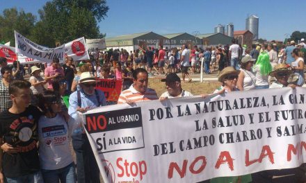 Cerca de un millar de personas se manifiesta contra mina de uranio en Salamanca