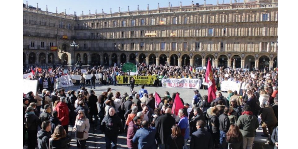 Masiva manifestación  en Salamanca contra la mina de uranio