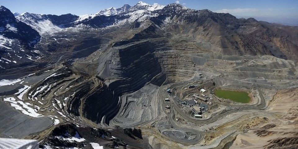 Chilena Codelco proyecta modificar mina Andina por amenaza a glaciares