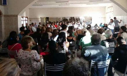 Asamblea en Esquel: muchos vecinos definieron acciones para frenar a las mineras