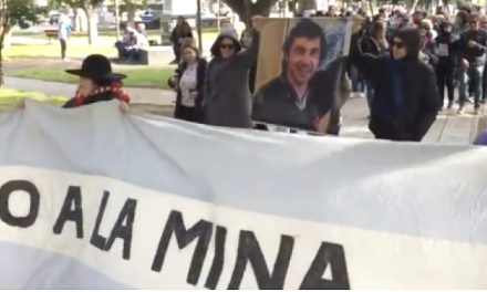 Vecinos marcharon por No a La Mina y homenajeron a Alejandro Gonzalez Connio