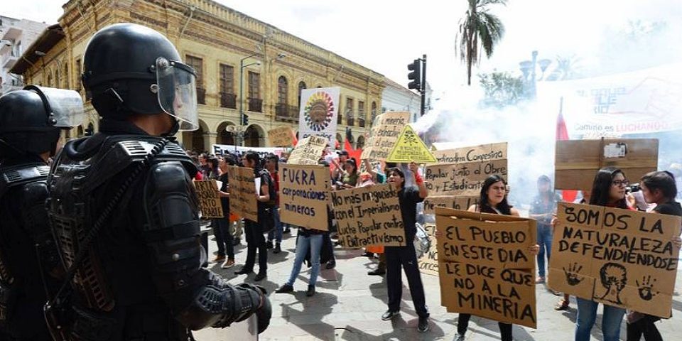 Colectivo protesta contra la minería en Ecuador