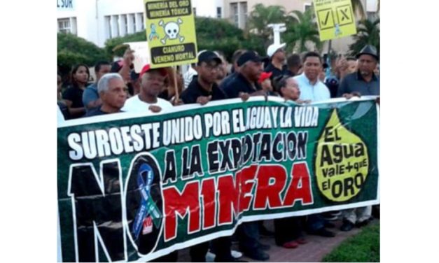 Cientos de sanjuaneros marchan contra explotación mina de oro