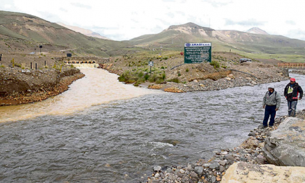 Ríos de Puno son contaminados con aguas ácidas por mina Arasi