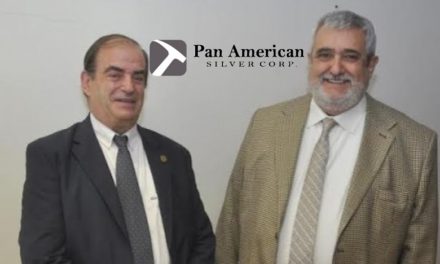 Dos diputados al servicio de Pan American Silver publicitan el proyecto Navidad