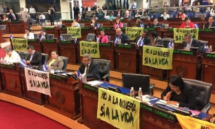 Ambientalistas salvadoreños temen derogación de ley contra la minería
