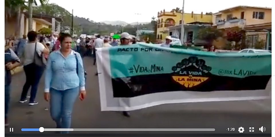 Comunidades clausuran minera a 3 kilómetros de planta nuclear en Veracruz