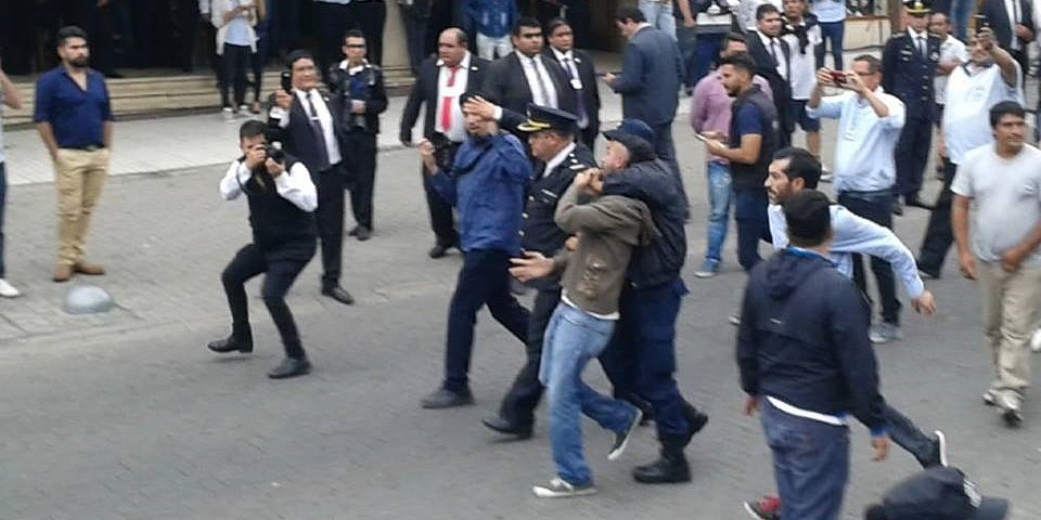 Manifestantes contra la minería atacados por patota y detenidos 