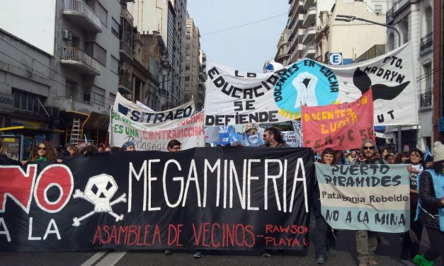 El reclamo contra la megaminería, presente en la marcha educativa nacional