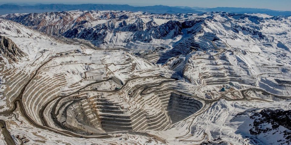 Minería e industria bélica: metales chilenos en el negocio de la guerra