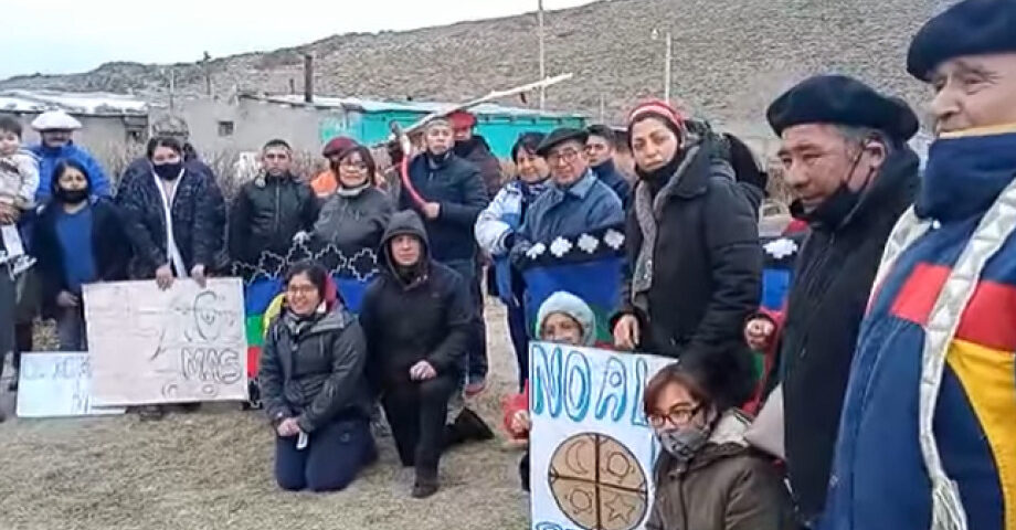 Mapuches en alerta, cierran tranqueras a los cateos mineros en Río Negro