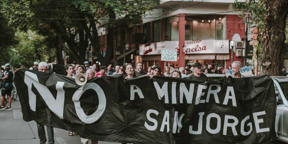 Audiencia pública a medida de las mineras e inaccesible al pueblo mendocino.